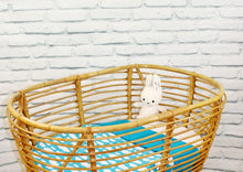 Afbeelding in Gallery-weergave laden, Babydeken - Aqua Blauw met Witte Wolkjes

